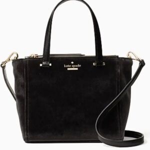 Kate Spade Mini Kona Dawn
Place Black Velvet
Crossbody